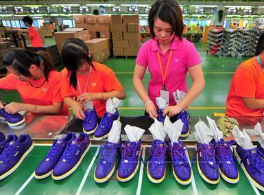 2013年中國服裝行業(yè)十大新聞事件回顧 轉型陣痛與電商崛起